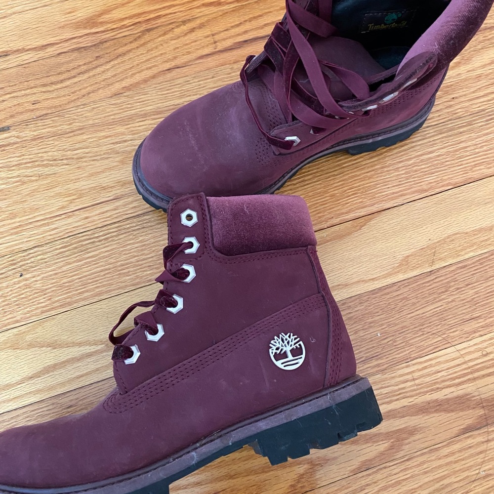 Timberlands *NEVER been worn!! Purple, Burgundy suede boots